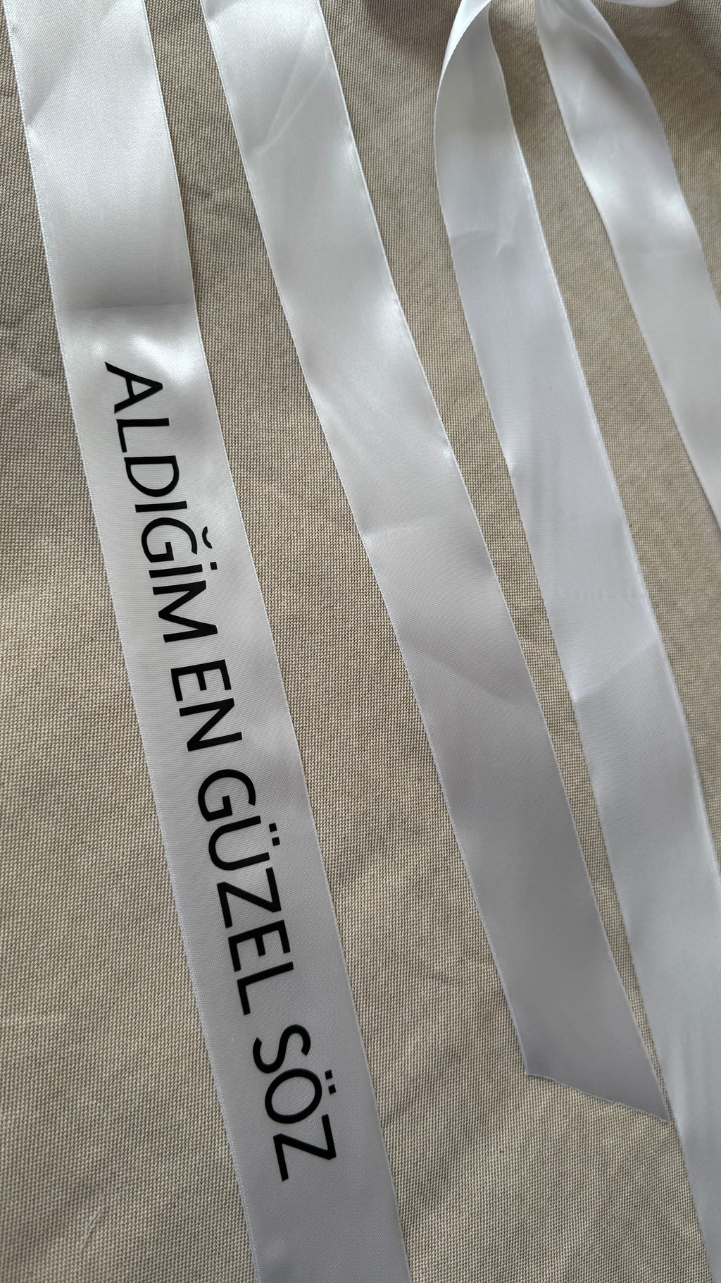 Personalisierte Satin Schleife für Hochzeit, Söz & Verlobung | Wunschtext