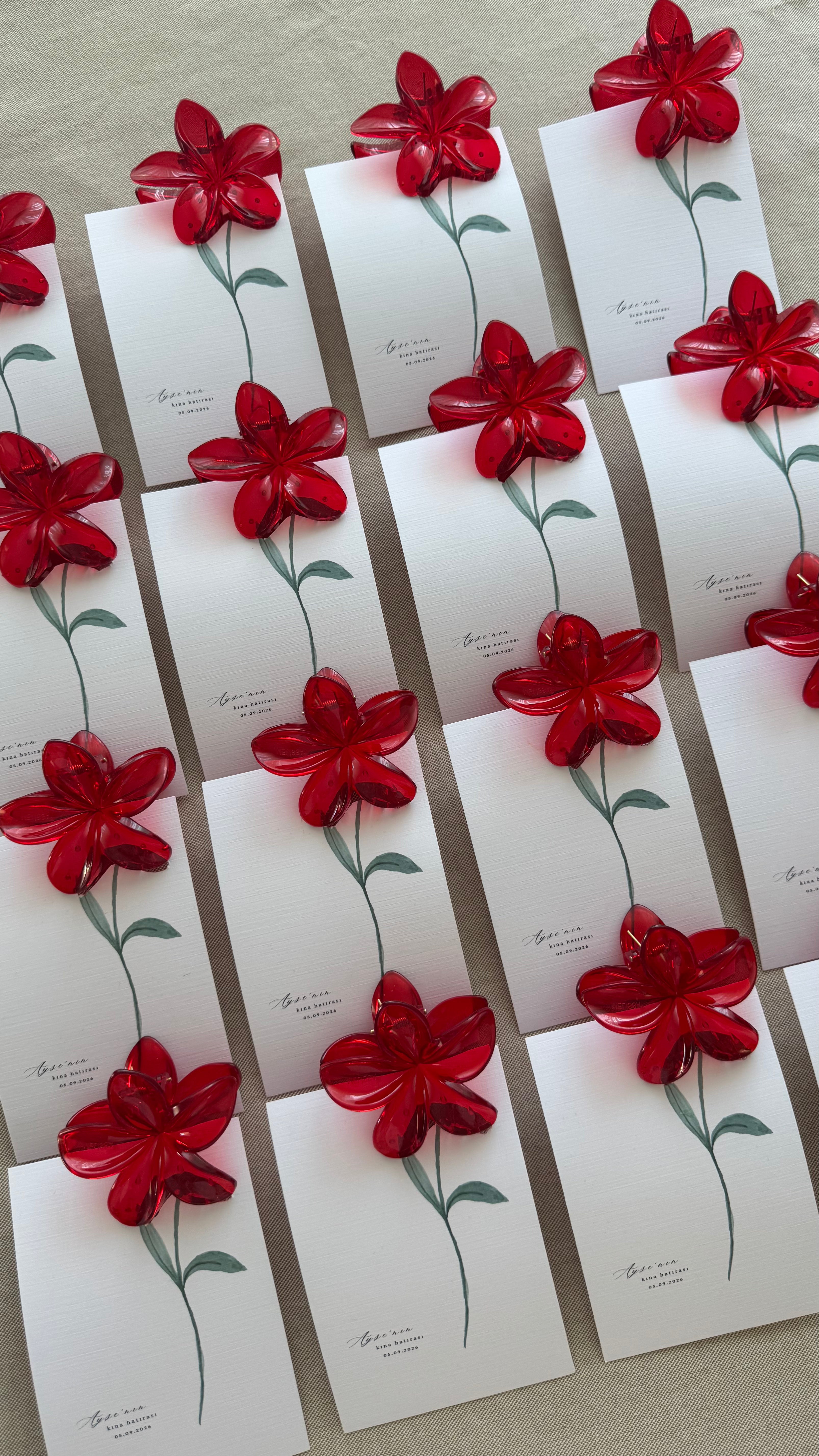 Personalisierte Karte mit Blumen-Haarspange | Kina Gastgeschenk